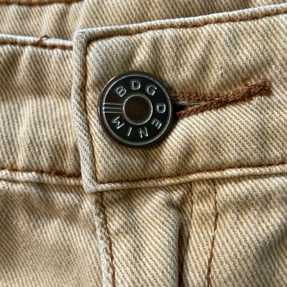 BDG Low Rise Dolphin Tan Distressed Oversized 100% Cotton Jean Shorts Size 27 - Picture 3 of 7
